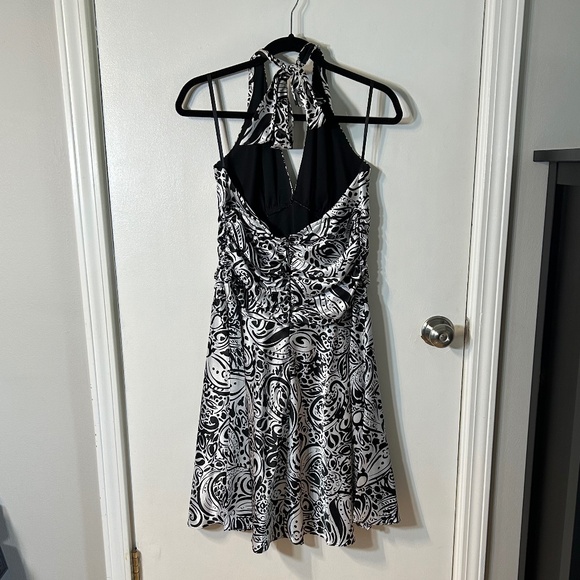 Silver and Black print halter - Picture 6 of 8